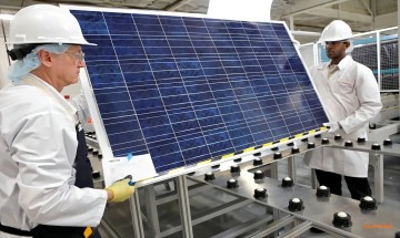 Harga komponen menurun, dan Amerika Serikat masih akan memiliki harga pasar global tertinggi untuk modul fotovoltaik