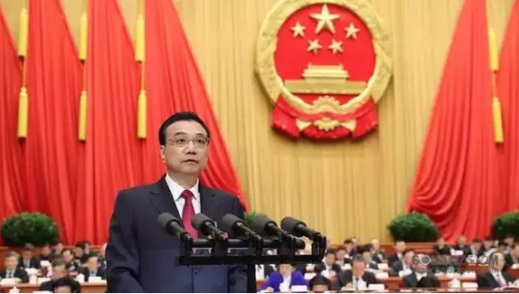 Premier Li Keqiang: Mengutamakan perlindungan pembangkit listrik energi terbarukan Internet